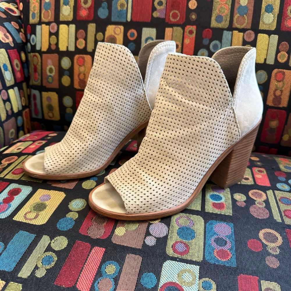 Steve Madden Beige Perforated Peep-Toe Block Heel Booties